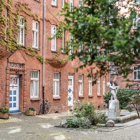 Apartment Fewo1846 - Flensburg68 - Komfortable Maisonettewohnung Fuer 6 Personen Mit Dachbalkon Im 4 Og